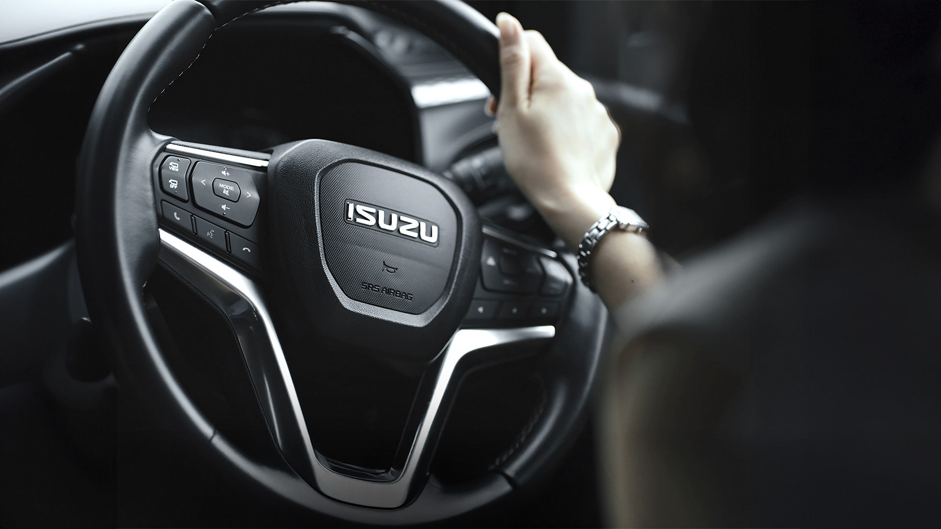 พวงมาลัยไฟฟ้า EPS (Electric Power Steering) พวงมาลัยไฟฟ้า EPS (Electric Power Steering) - ISUZU D-MAX 4-Door (อีซูซุ ดีแมคซ์ 4 ประตู)
