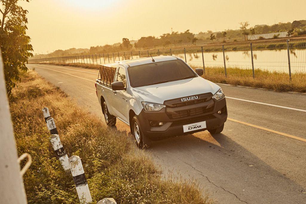 d-max-06