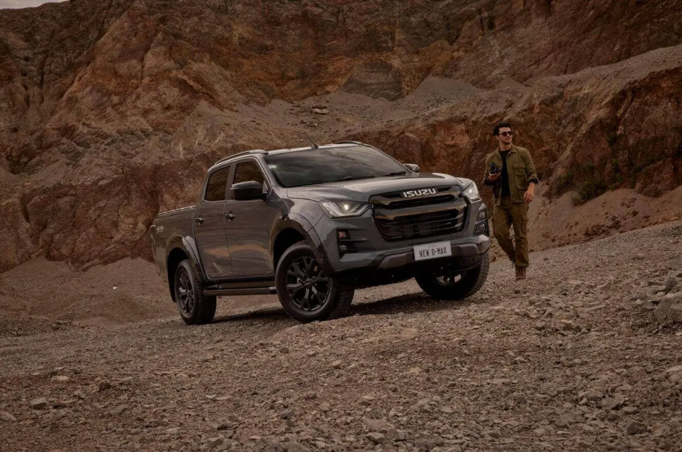 d-max-136