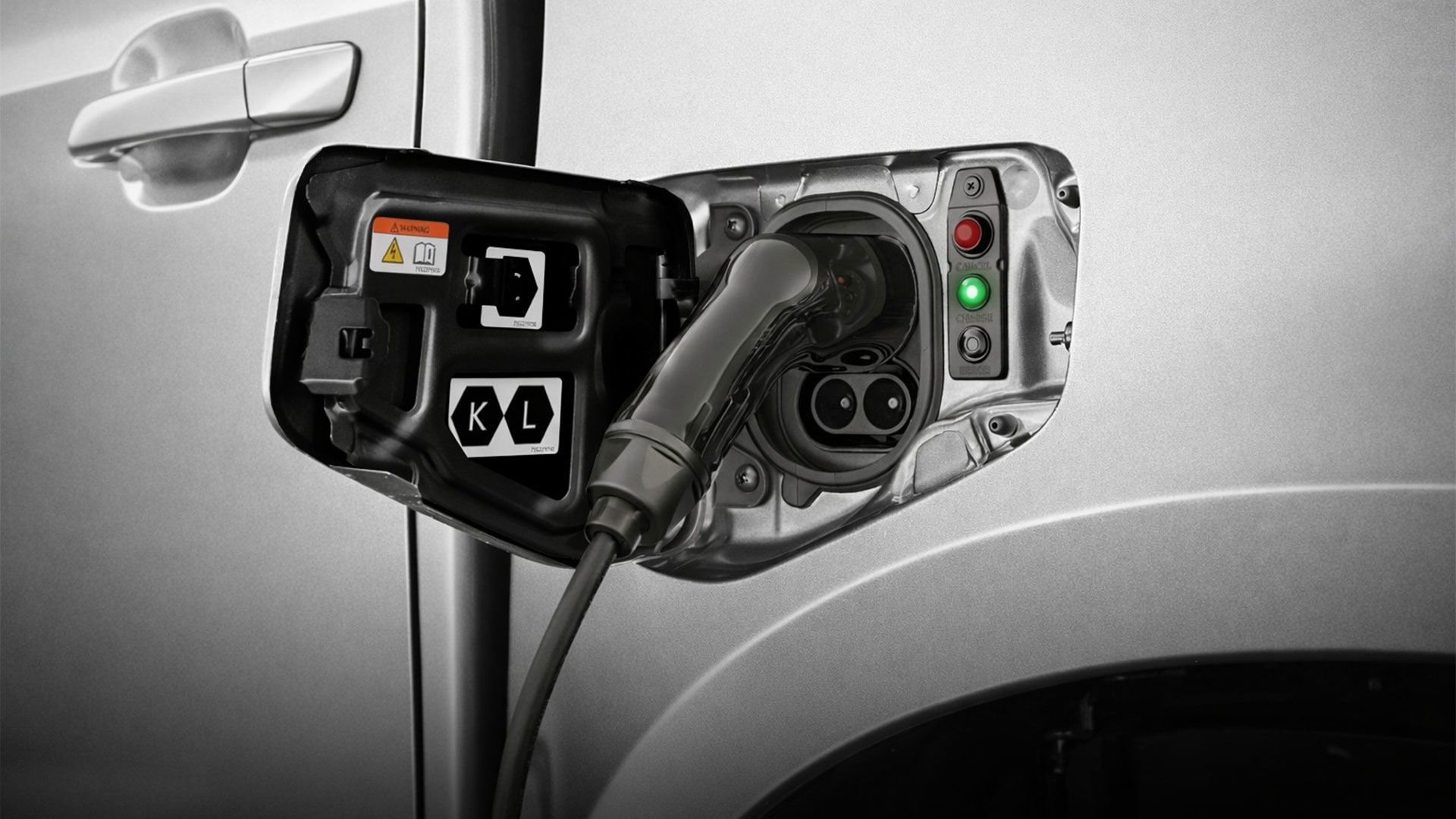 สมาร์ทชาร์จ จาก 20-80% ได้ภายใน 60 นาที (เมื่อชาร์จด้วย DC Charging (CCS2) สูงสุด 50 kW) - ISUZU D-MAX EV (อีซูซุ ดีแมคซ์ อีวี)