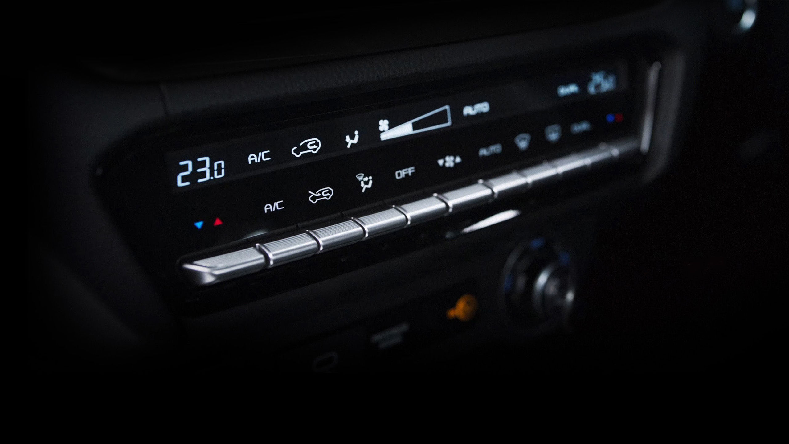 ระบบปรับอากาศแบบ Dual Zone ระบบปรับอากาศแบบ Dual Zone - ISUZU V-CROSS 4x4 (อีซูซุ วี-ครอส 4x4)